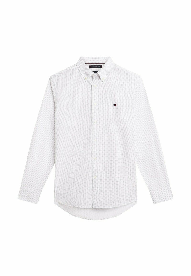 Chemise blanche à manches longues avec un motif texturé subtil, col boutonné et petit logo Tommy Hilfiger sur la poitrine gauche.