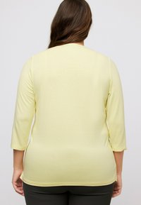 Ulla Popken Langærmet T-shirt - light yellow