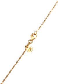 Il braccialetto a catena placcato oro presenta un gancio a molla e un'etichetta circolare con incisa la scritta "Elli", mostrando una finitura liscia e un design a cerchi collegati.