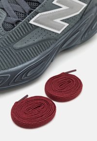 New Balance FRESH FOAM BB V2 - Basketbalové boty - grey