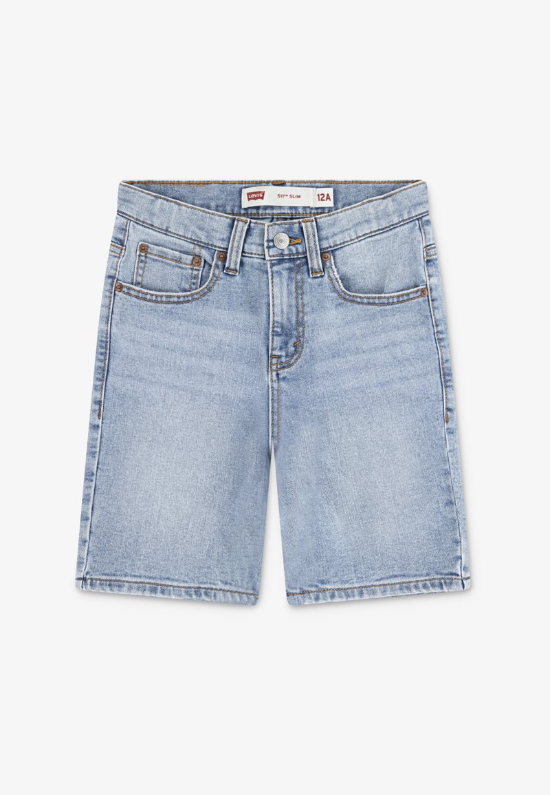 Shorts en denim bleu clair avec une coupe slim, design à cinq poches, accents cousus, fermeture à bouton métallique et ourlet droit.