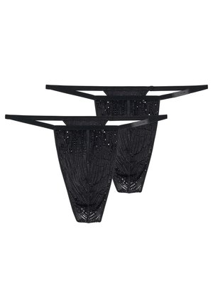 Schwarze Spitzen-Strings mit einem kunstvollen Durchbruch-Design, dünnen Trägern und einer minimalistischen Silhouette. Zwei Paar dargestellt.