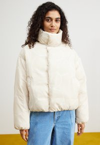 Obey Clothing - PERSONA PUFFER - Talvitakki - clay multi Pienoiskuva 1