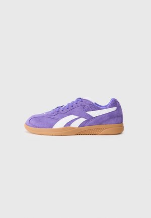 HAMMER STREET - Sneakers low - royal purple/white/gum