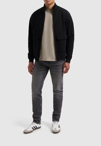Pure Path LOOSE FIT - Sweater met rits - black