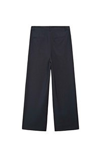 Zwarte wijde pantalons van een gladde stof, met een middelhoog taille, twee achterzakken en een op maat gemaakt ontwerp.