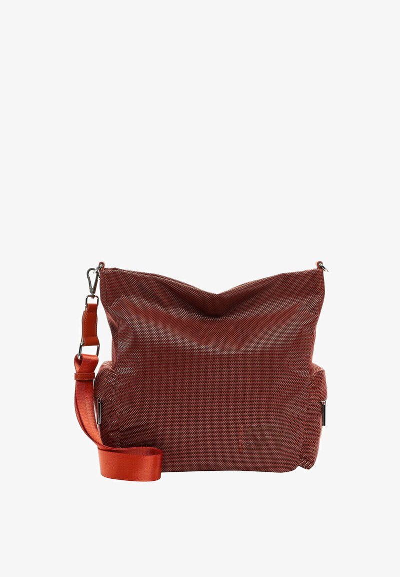 Borsa a tracolla rossa perforata con un design morbido, dotata di chiusura con zip, tracolla regolabile e tasca laterale per una maggiore funzionalità.