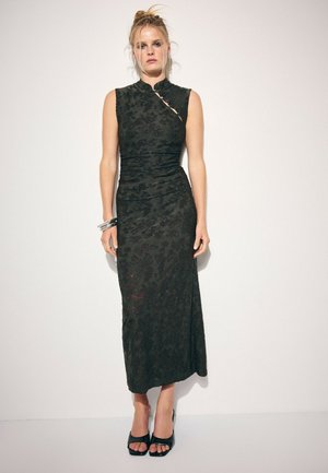 Stradivarius, SLEEVELESS MIDI DRESS WITH STAND COLLAR - Robe longue - khaki