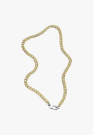 Collar de cadena de metal color dorado con eslabones planos entrelazados y un cierre en tonalidad plateada, con un acabado liso y pulido.
