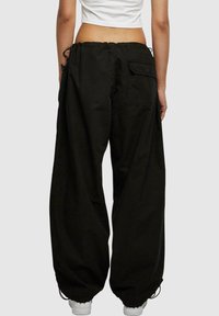 Urban Classics PARACHUTE - Pantalon classique - black