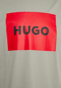 HUGO DULIVE - T-shirt estampada - medium grey