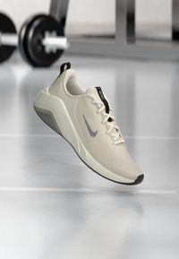 Unselected, phantom/light smoke grey/sail/black