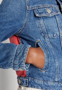 Tommy Jeans Chaqueta vaquera - blue denim