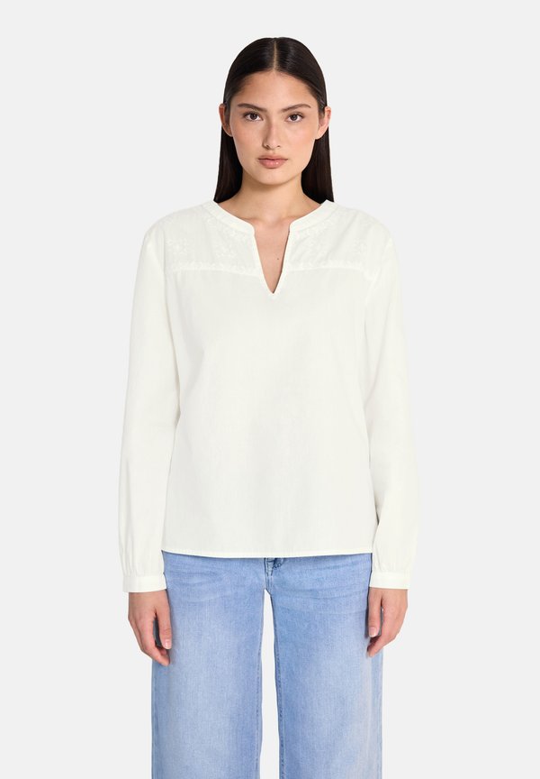 MIT STICKEREI - Bluse - weiß