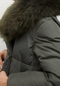 Mango Wintermantel - khaki