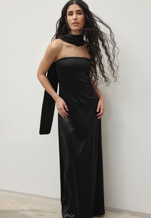 NA-KD Maxikleid - black