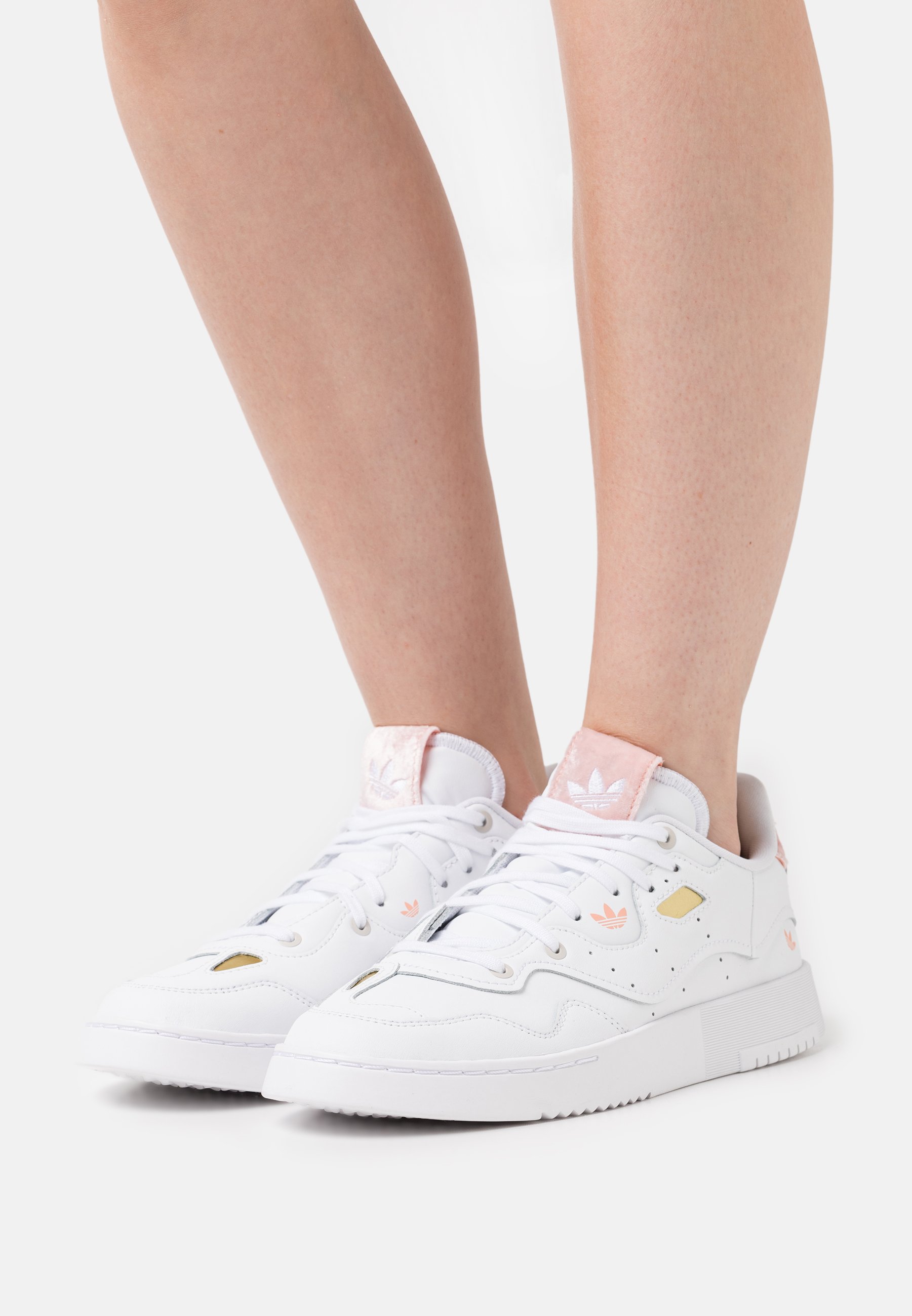 Footwear adidas - Supercourt XX H01523 Cwhite/Amblus/Pnktin - Sneakers -  Low shoes - Women's shoes | efootwear.eu