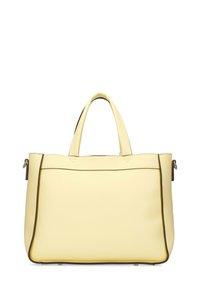 Gelbe Ledertasche mit glatter Textur, ausgestattet mit zwei Obergriffen, einem schlichten Design und einem kontrastierenden schwarzen Saum entlang der Kanten.