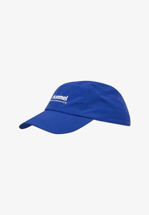 Blaues Cap aus leichtem Stoff mit gebogenem Schirm, versehen mit dem "hummel"-Logo in Weiß. Das Design beinhaltet Steppnähte.
