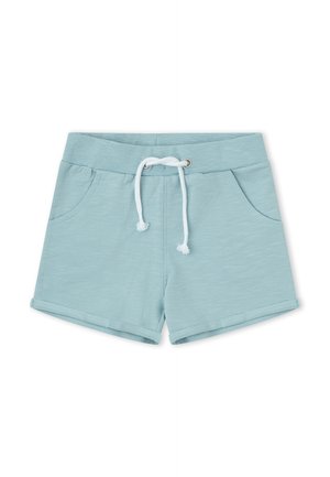 Pantalones cortos casuales de color azul claro con dobladillos enrollados, cintura elástica, cordón blanco y bolsillos delanteros.