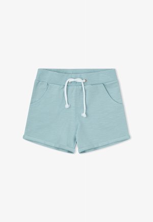 Pantalones cortos casuales de color azul claro con dobladillos enrollados, cintura elástica, cordón blanco y bolsillos delanteros.