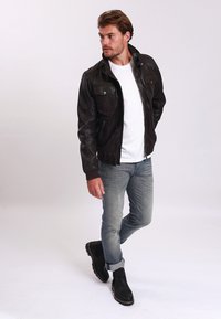 Thumbnail Image 2