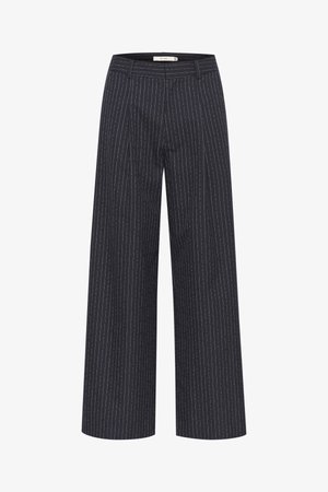 Pantaloni largi din țesătură bleumarin închis cu dungi subțiri albe. Au o talie ajustată și o textură netedă, oferind un aspect croitorie.