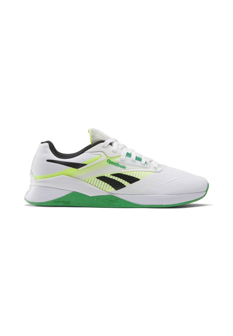 Zapatilla deportiva Reebok con parte superior de malla blanca y acentos en negro y lima, una suela verde texturizada y un diseño aerodinámico.