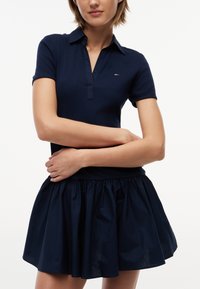 Επιλέχθηκε, dark night navy