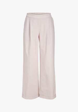 Jasnoróżowe, szerokie spodnie z pionowymi białymi paskami. Posiadają elastyczny pasek w talii i prosty krój, wykonane z miękkiego materiału.