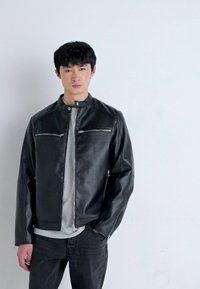 Jack & Jones JCOGRAIN JACKET - Jacka i konstläder - black