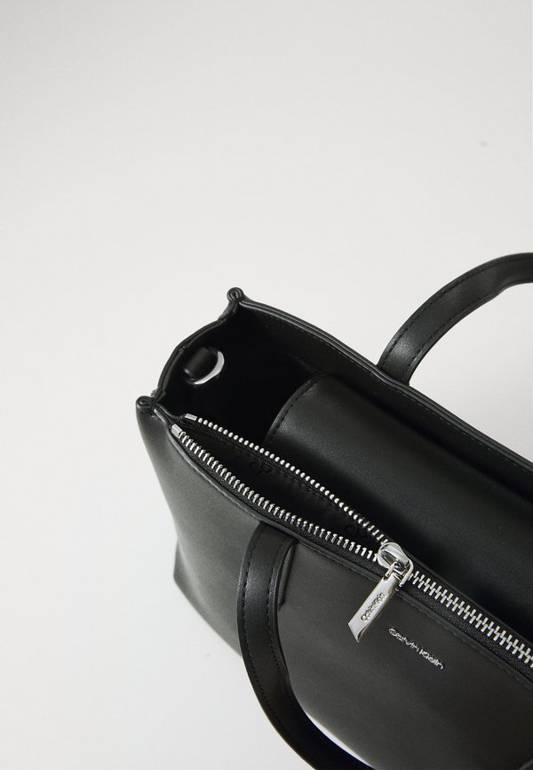 MUST TOTE  - Handbag2