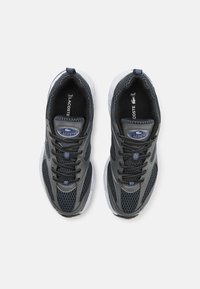Lacoste STORM 96 2K 224 - Sportcipő - dark grey/navy
