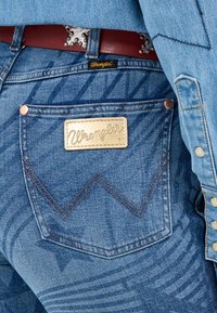 Wrangler WRANGLER X LAINEY WILSON BELL BOTTOM - Bootcut-farkut - laser star