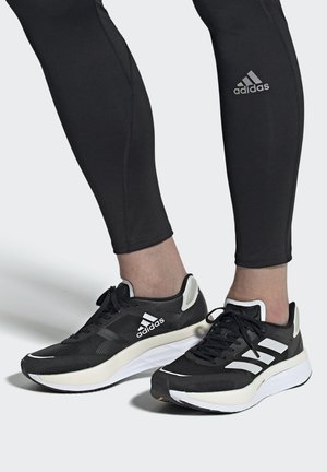 ADIZERO BOSTON 10 - Chaussures de running compétition - black