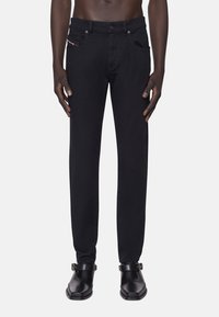 2019 D-STRUKT - Liibuvad teksad - black dark grey