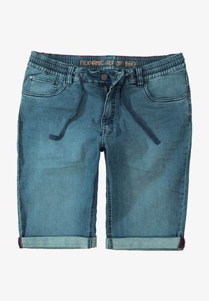 Denim-Shorts in verblasstem Blau mit elastischem Bund, Kordelzug, Fronttaschen und Umschlägen. Mit dekorativen Nähten.