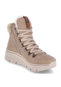 Beżowe zamszowe botki za kostkę z przodem na sznurówki, ozdobnym suwakiem z boku, wykończeniem z owczej wełny i wyściełaną podeszwą. Brązowy skórzany akcent u góry.