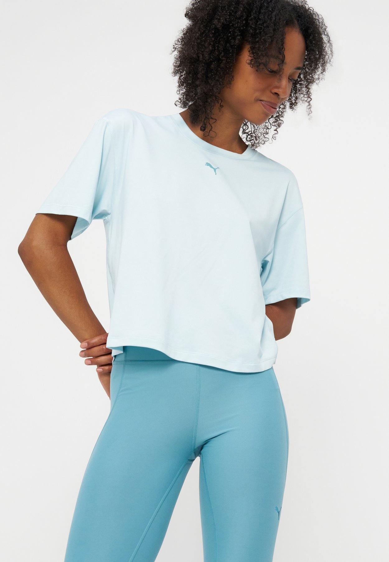 RELAXED FIT