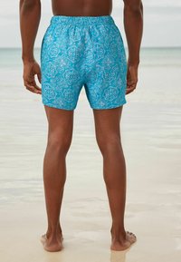 Next REGULAR FIT - Fürdőnadrág - turquoise blue white mediterranean tile