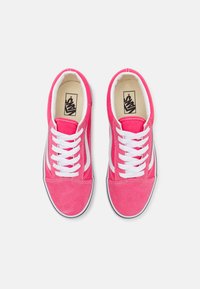 Vans OLD SKOOL UNISEX - Tenisice - honeysuckle