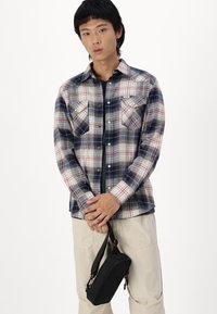 Wrangler WESTERN  - Chemise - navy/red