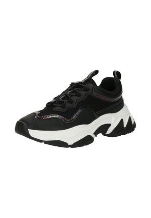 Svarta sneakers med meshuppbyggnad, vit accent sula, tjock gummisula och reflekterande detaljer längs sidorna. Unik, chunky design.