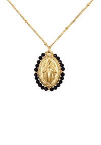 Goldkette mit einem ovalen Anhänger, der eine religiöse Figur zeigt, umgeben von schwarzen, facettierten Perlen. Strukturierte Goldoberfläche und filigrane Details.