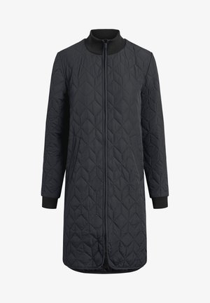 Pikowana czarna kurtka z stójką, pełnym zamkiem z przodu, bocznymi kieszeniami i ściągaczami przy mankietach. Posiada geometryczny wzór w diamenty.