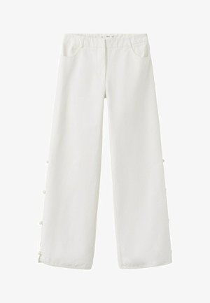 Pantaloni albi cu croială largă, detalii cu nasturi laterali și buzunare frontale, concepuți pentru un croi relaxat și wear casual.