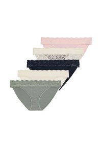 Vijf paren damesondergoed in verschillende kleuren: donkerblauw, lichtroze, pale crème, gemêleerd crème en groen met stippen. Elk met een kanten rand.