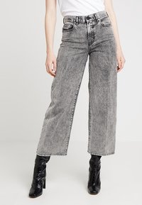 Diesel Vaqueros a campana - moon washed