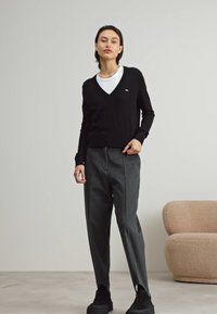 Tommy Jeans ESSENTIAL VNECK - Maglione - black