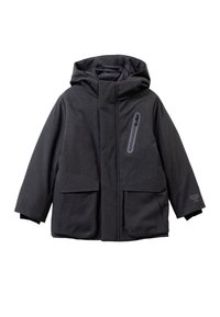 Donkergrijze buitenjas met capuchon, voorrits, twee grote voorzakken en een borstzak. Geweven stof en verstelbare manchetten.